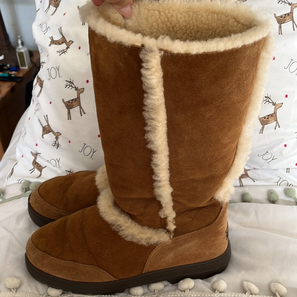 Ugg Sunburst 5218 Tall Boots Chestnut EUC โ๏ธ๐๐ - Picture 3 of 8